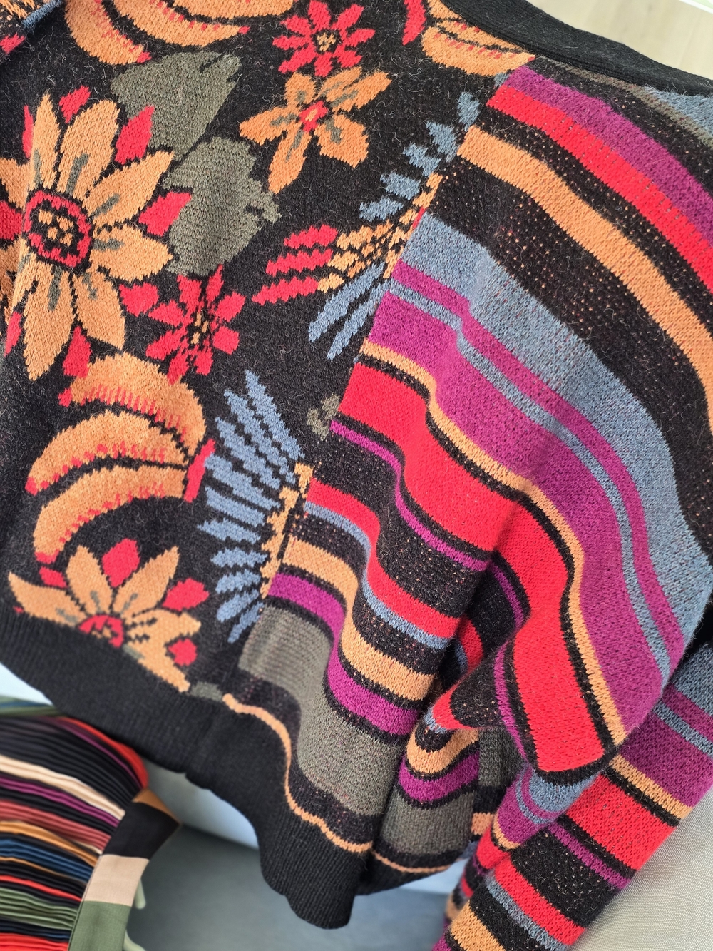 FARM Rio Ballet Stripes Macaw Cropped Cardigan - Picture 7 of 7
